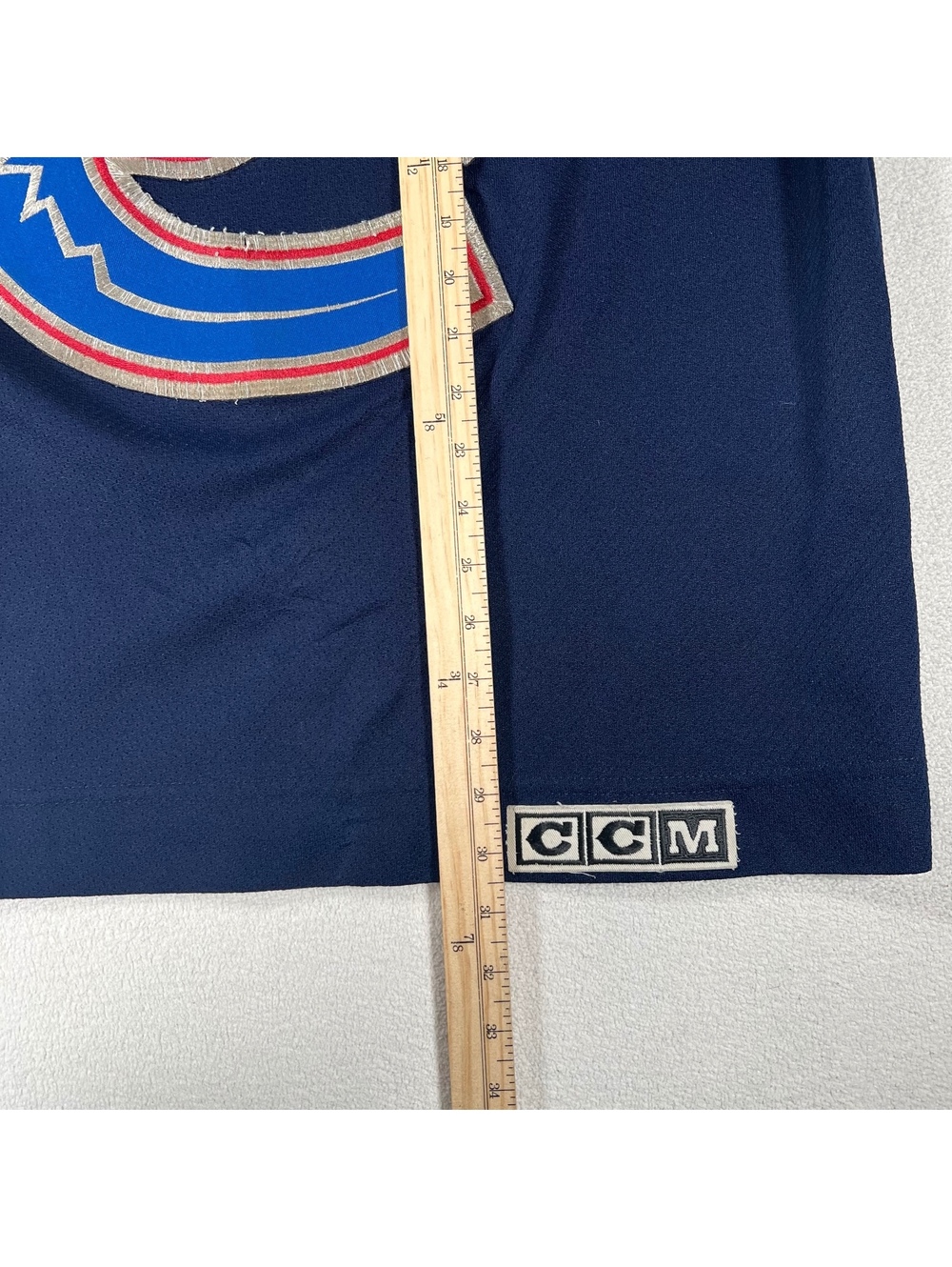 Vintage CCM Vancouver Canucks “Center Ice” patch NHL jersey - Picture 5 of 8